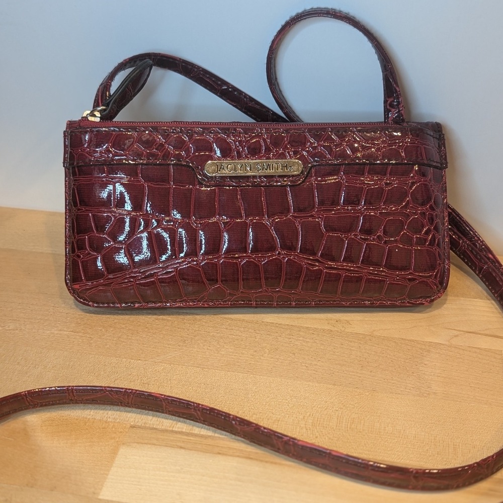 Jaclyn Smith‎ Burgundy Crocodile Embossed Crossbody Bag Purse Small
